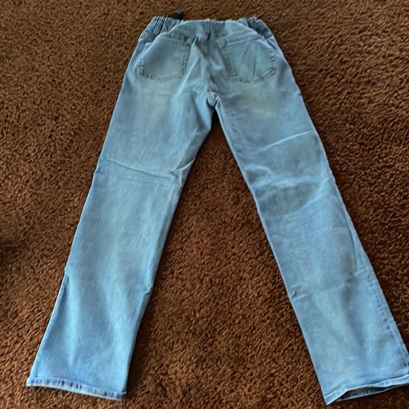 Old Navy Jeans - Picture 2 of 3